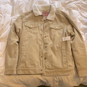 Size M brand new never worn!